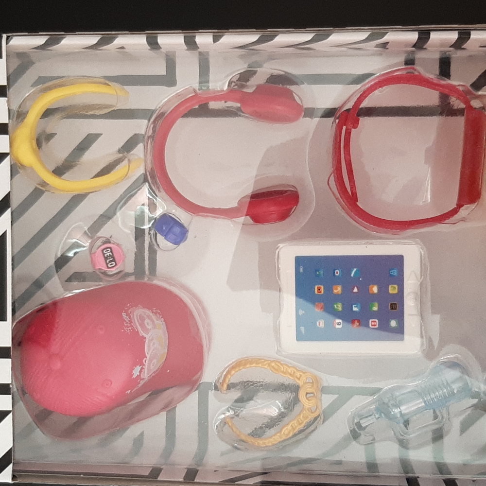 Barbie Accessories Fashion Pack New in Box - Picture 2 of 15